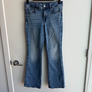 American Eagle Next Level Stretch Kick Bootcut Jeans Medium Wash Size 6 Short